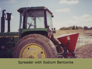 Spreader with Sodium Bentonite